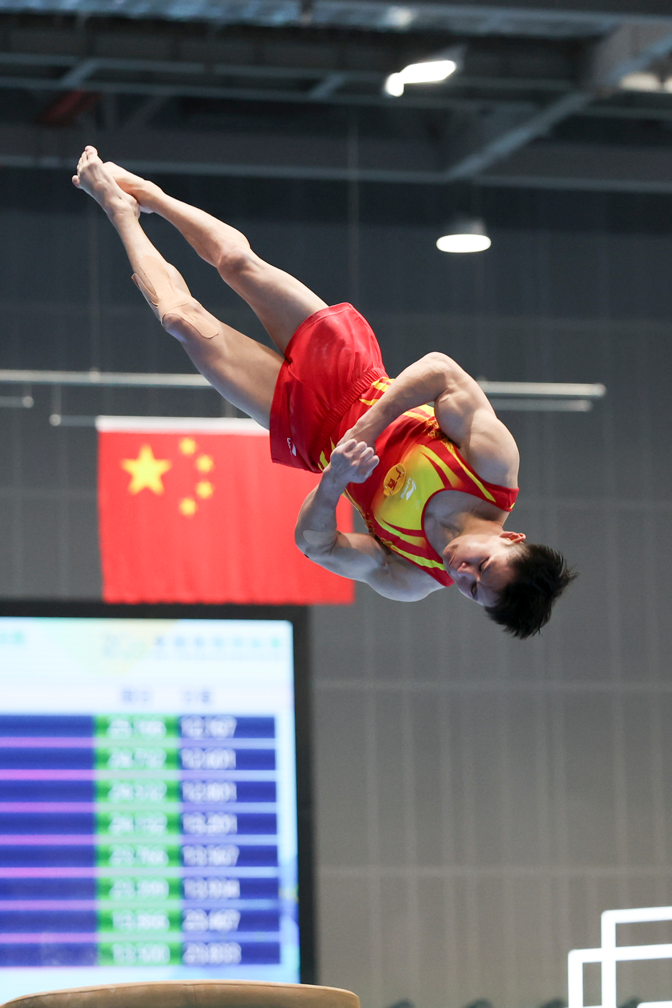 爱游戏-体操选手勇夺桂冠，备战状态维持
