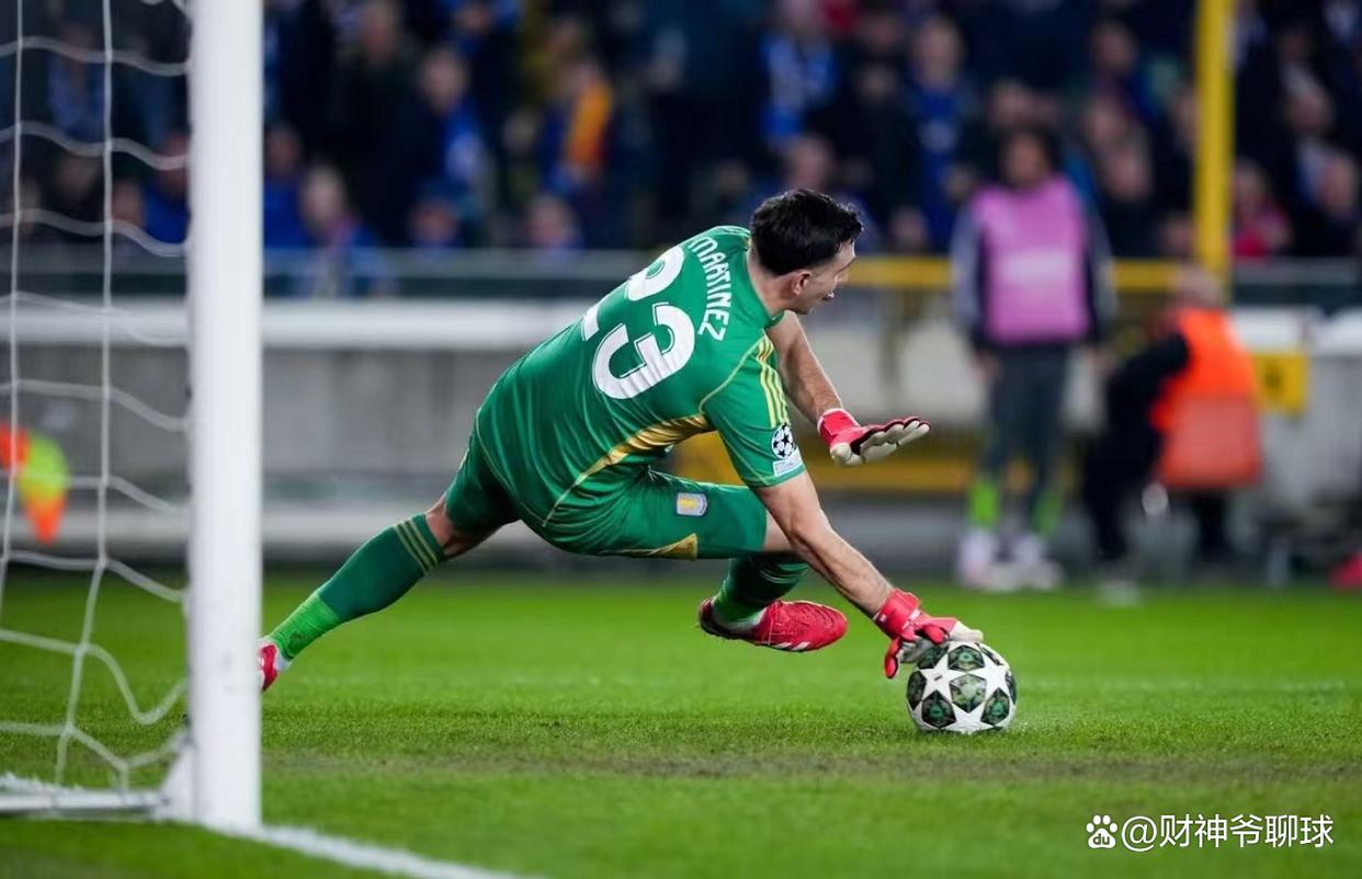 爱游戏官方-维拉球员状态有波动，教练组需加强调动战术