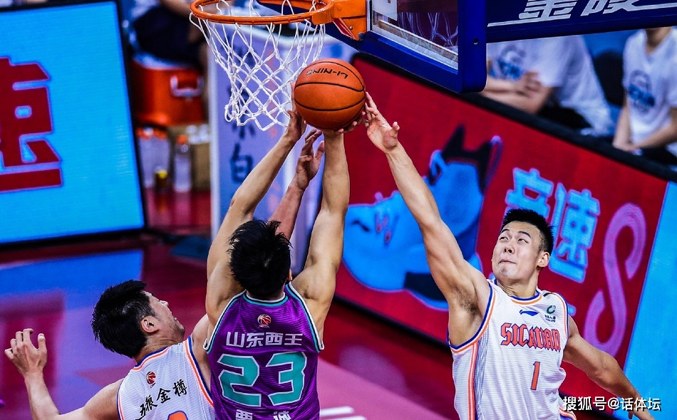 泽尼亚打败新对手晋级,球迷连声叫好 泽尼亚打败新对手晋级,球迷连声叫好