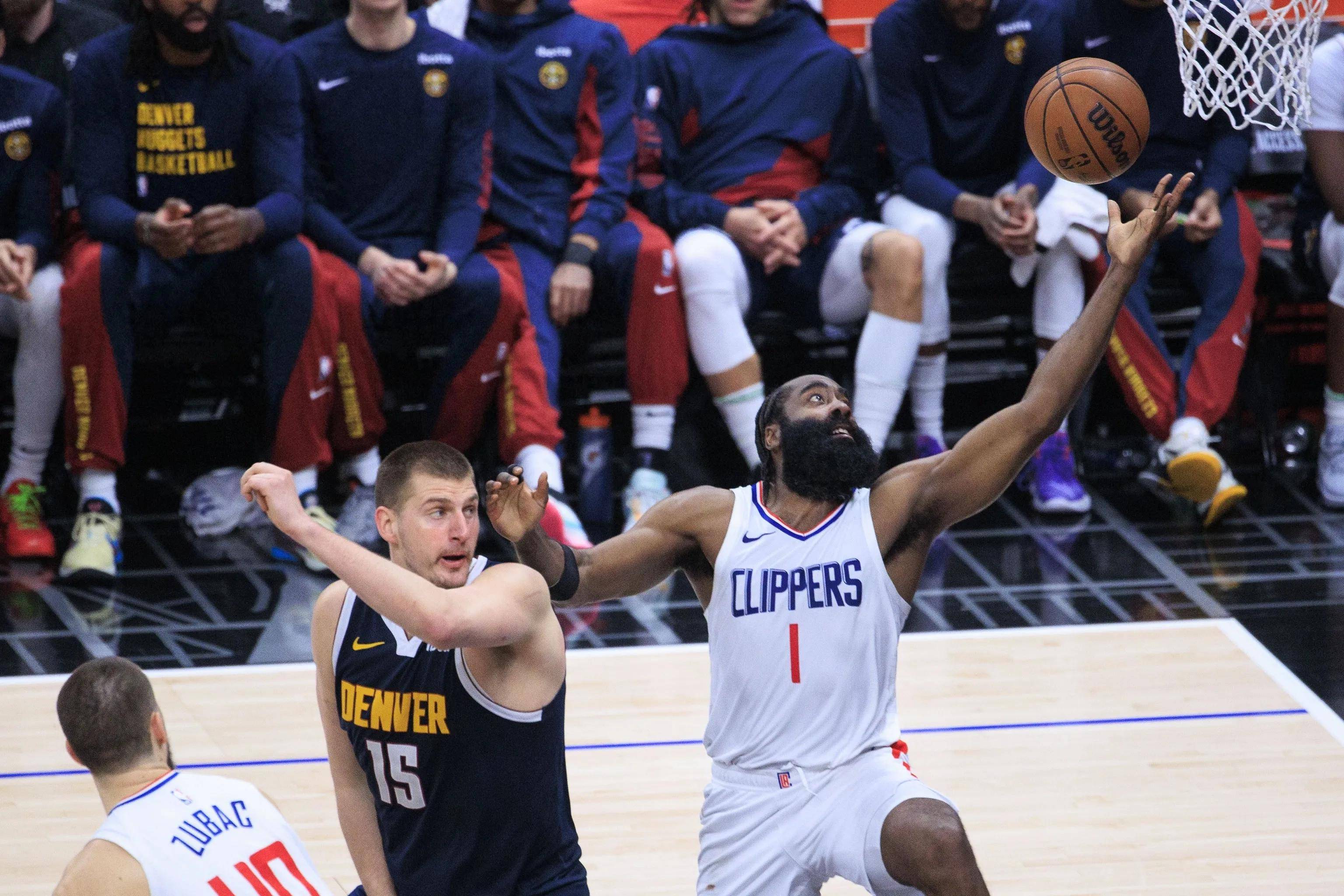 爱游戏在线-澳洲篮球联赛季后赛即将开始，球队备战冲击总冠军