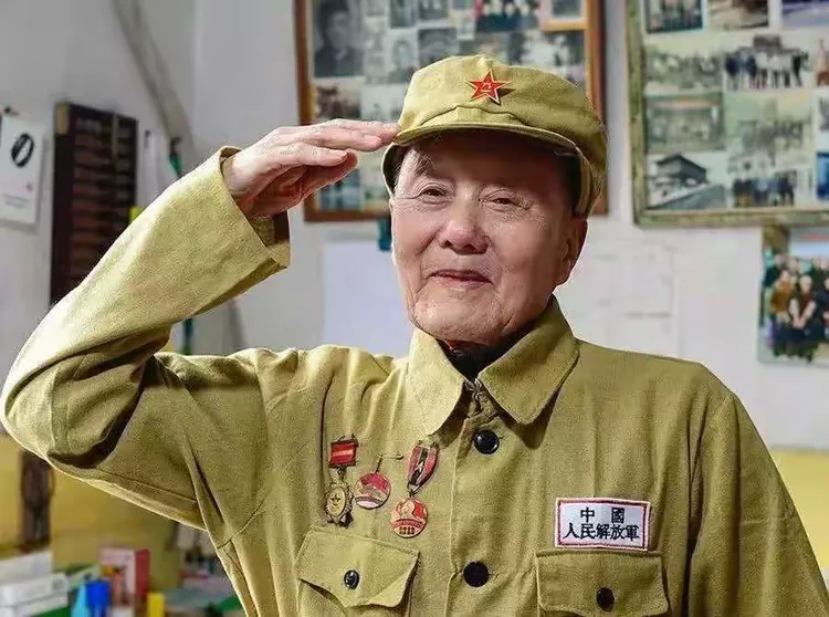 阿曼队展现出色发挥，迸发出团结奋斗的力量