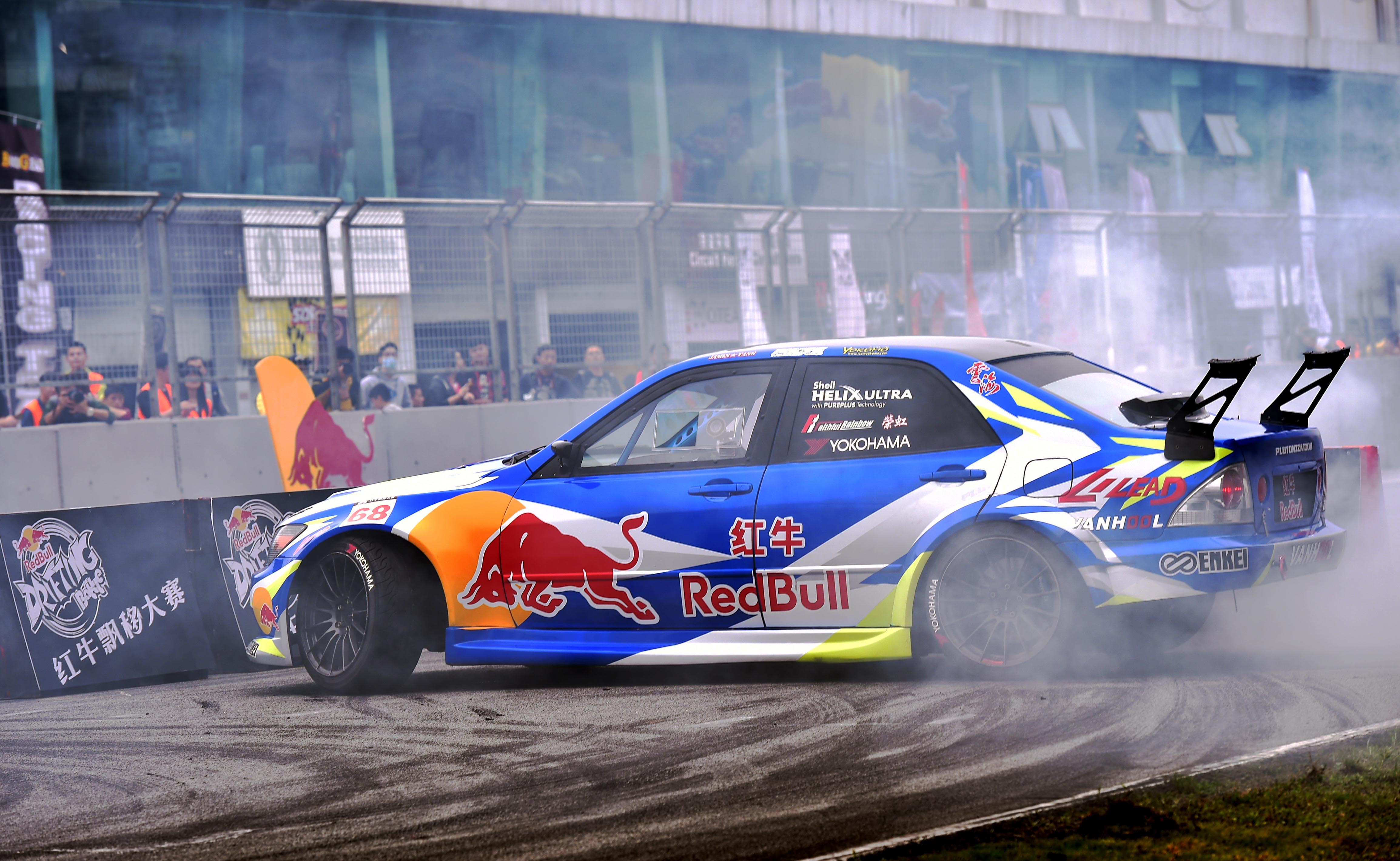 包含红牛车队完胜梅赛德斯,阿隆索关键制胜的词条 包含红牛车队完胜梅赛德斯,阿隆索关键制胜的词条