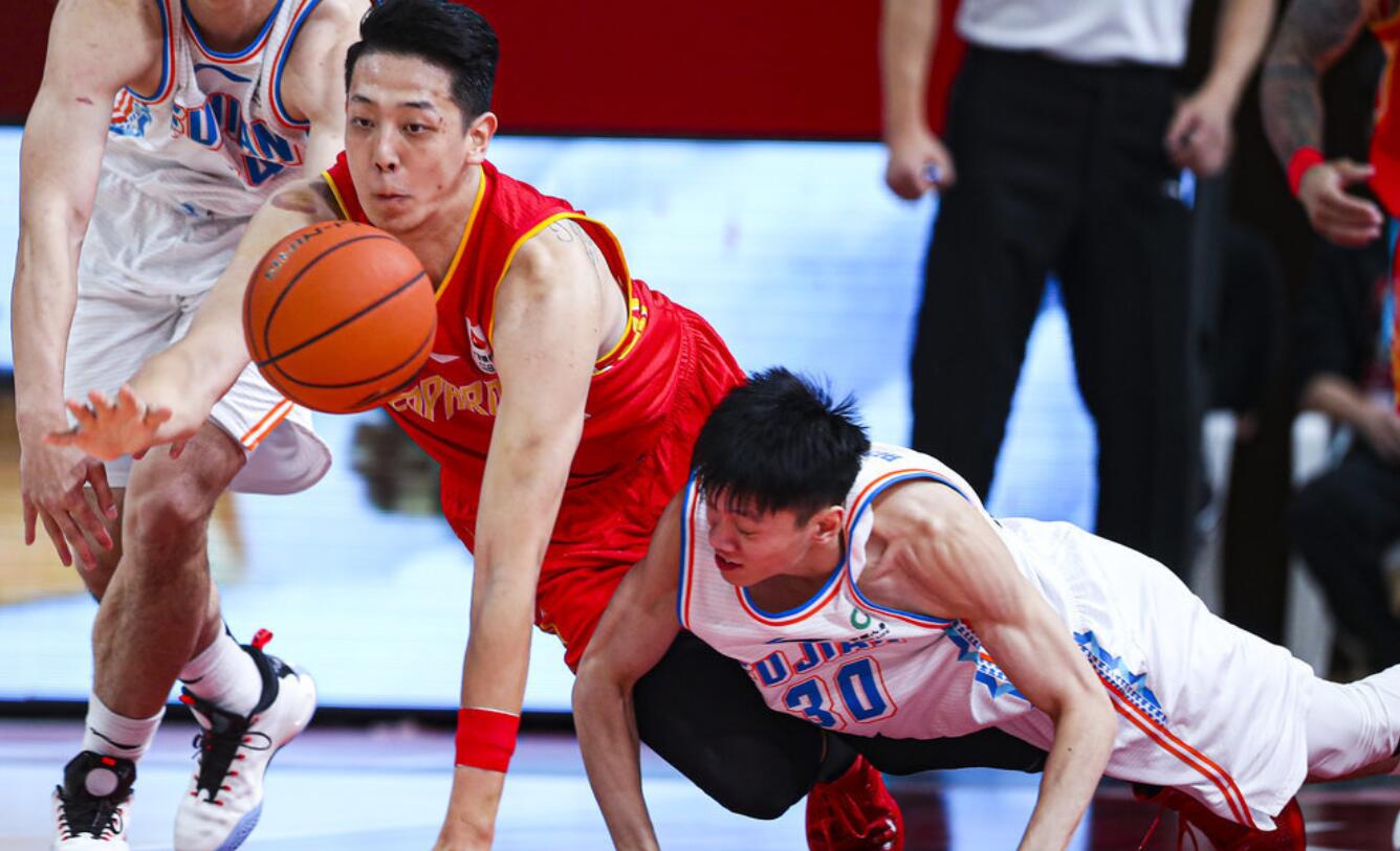 爱游戏娱乐-关于公牛碾压广东队，王哲林扛起全队的信息