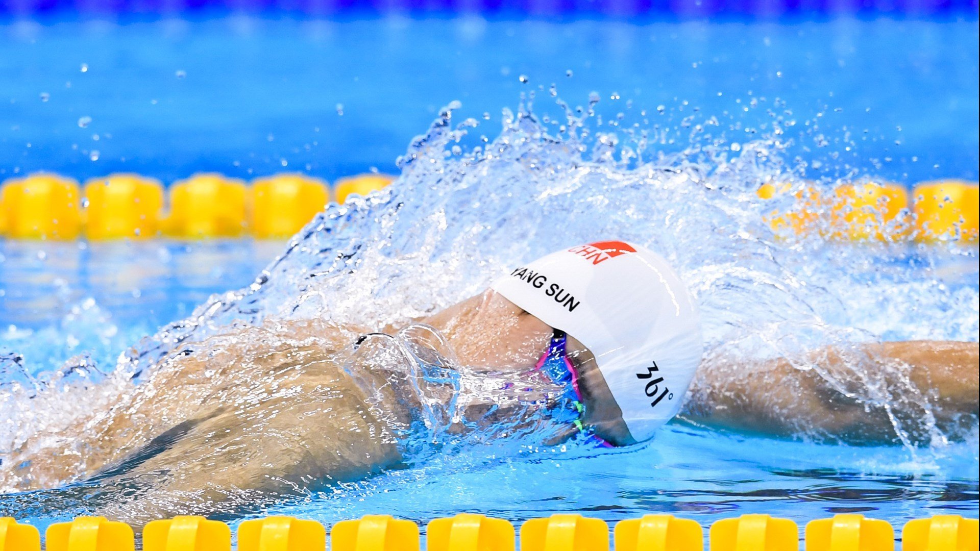 利刃出鞘，英格拉姆在年度焦点战中接管比赛，鹈鹕淘汰赛力克上海